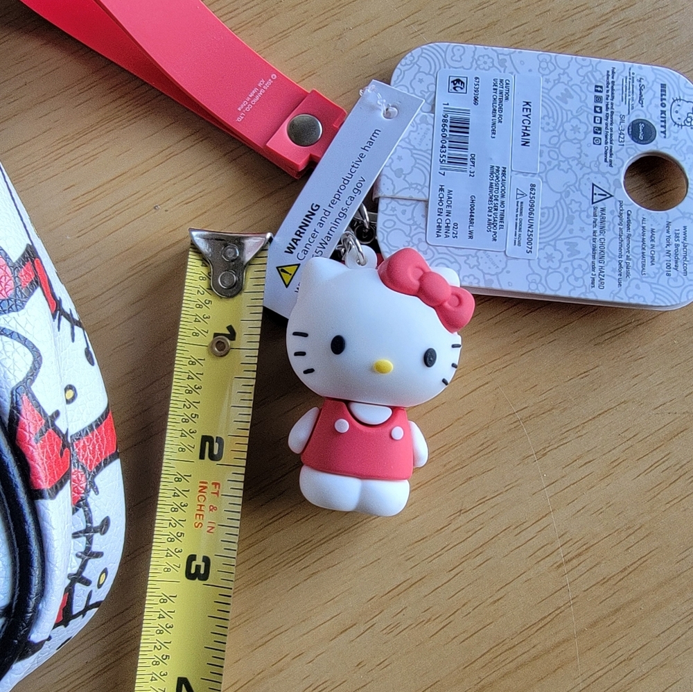 Hello Kitty Phone Crossbody Bag And Hello Kitty Keychain - Picture 9 of 9